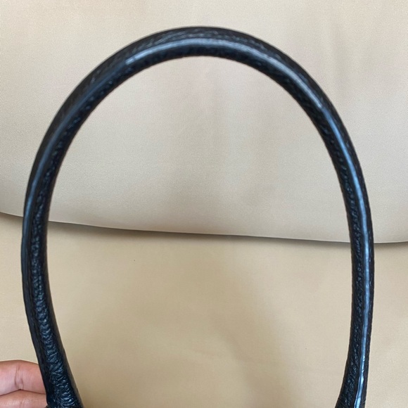 Black leather Kate Spade purse w/ gold hardware - Picture 4 of 10